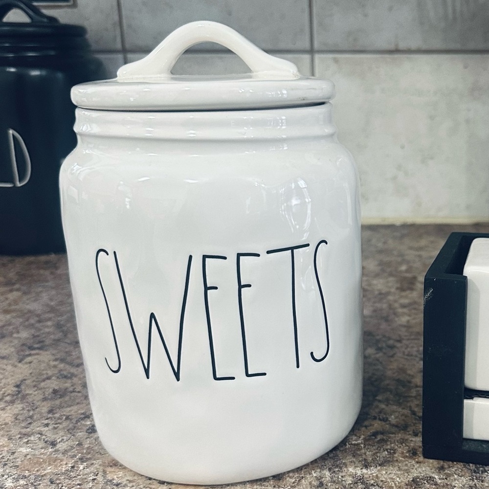 Very dimply Rae Dunn sweets canister